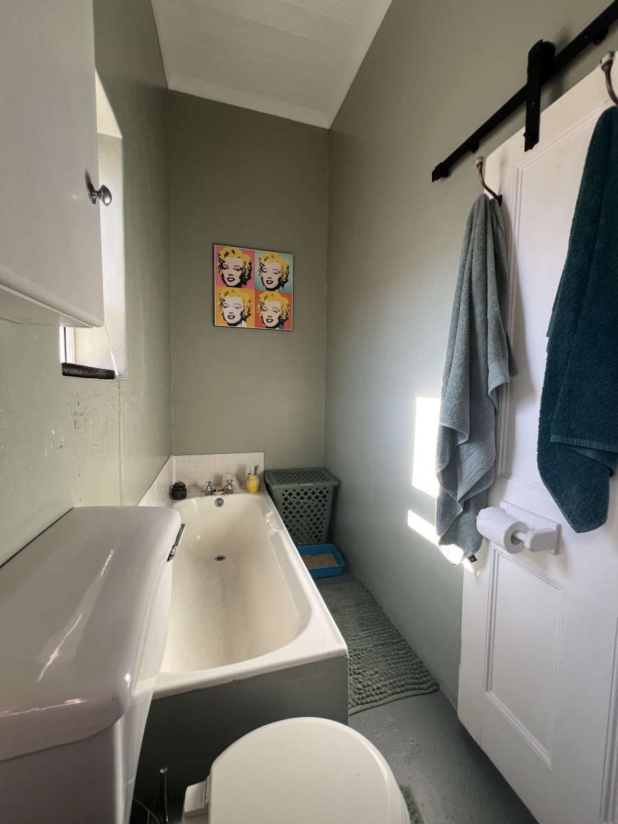 To Let 4 Bedroom Property for Rent in Strand Central Western Cape